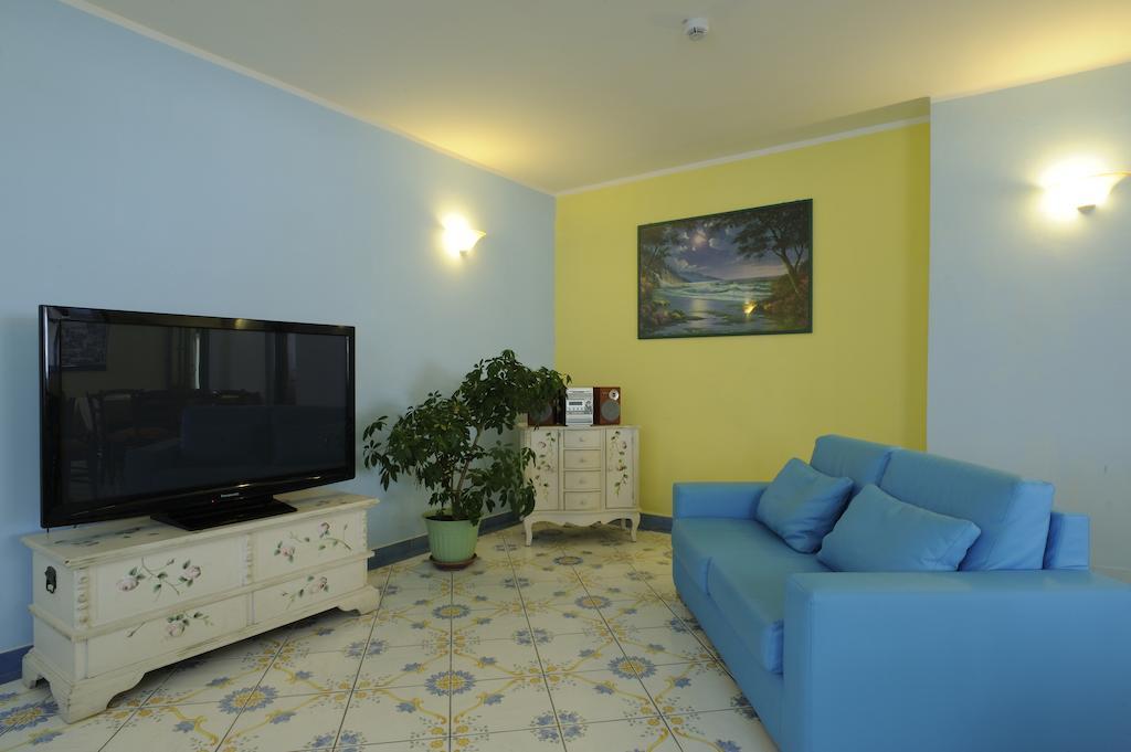 Hotel Delfino Laigueglia Buitenkant foto