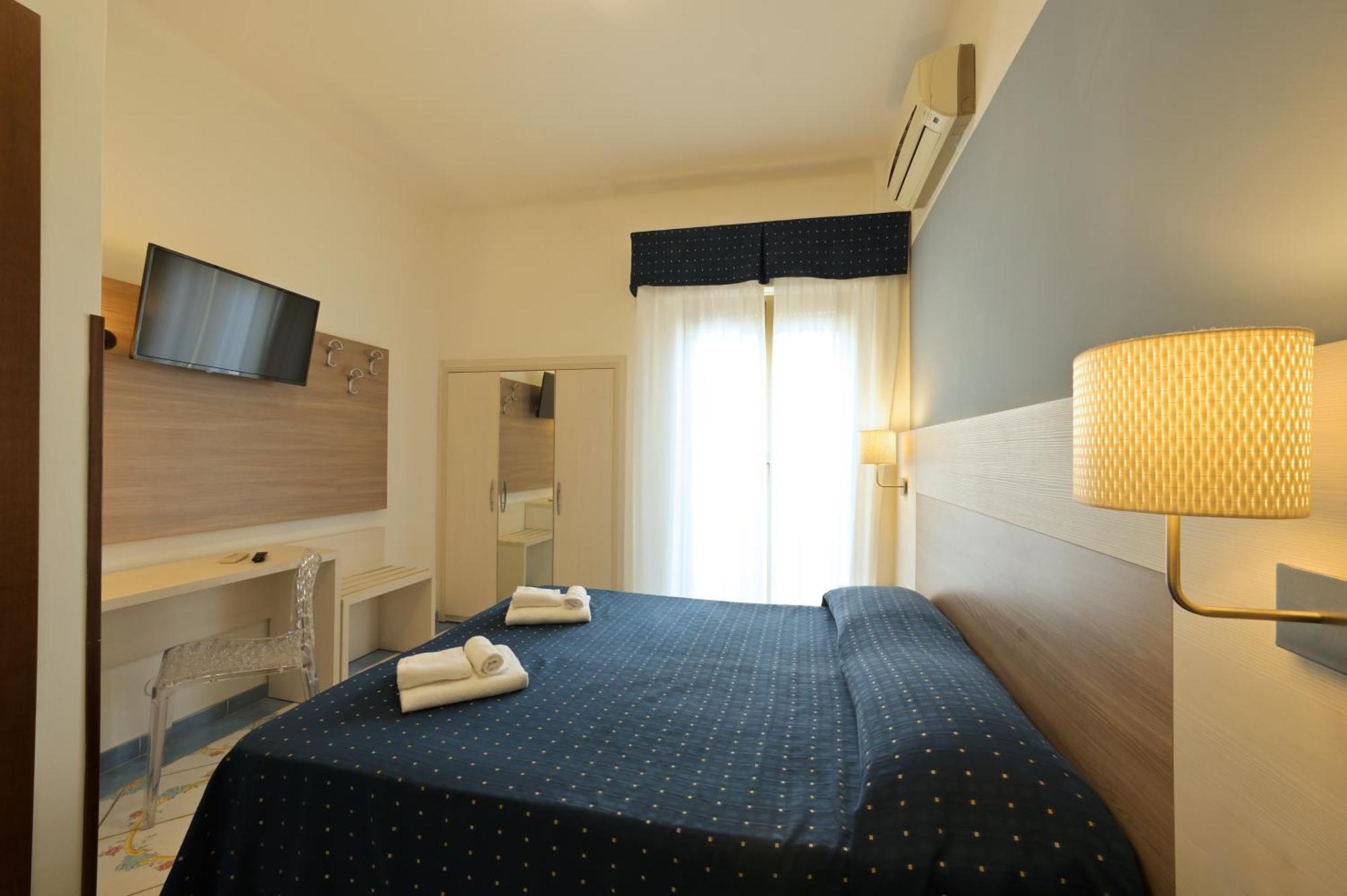 Hotel Delfino Laigueglia Buitenkant foto