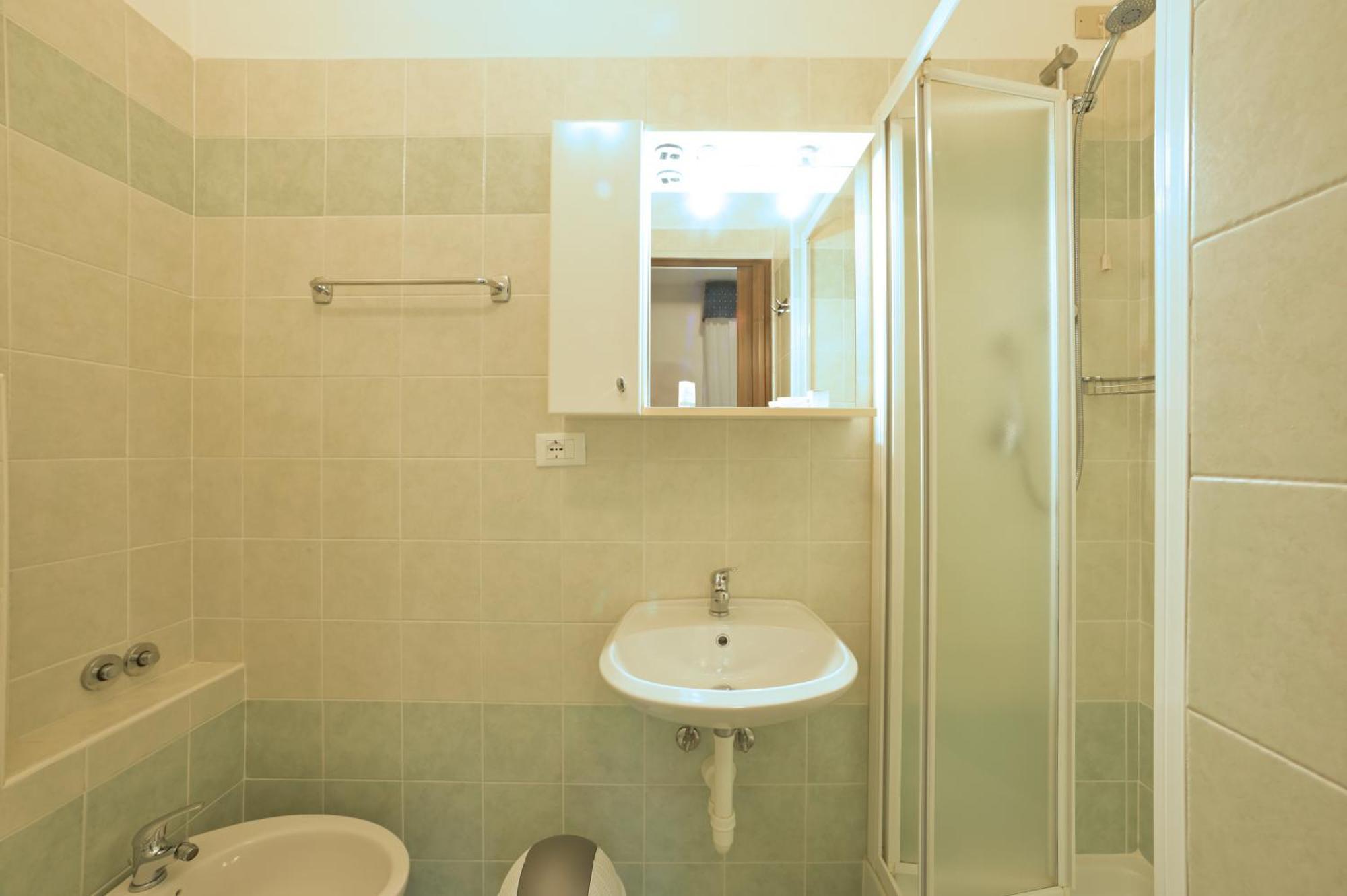 Hotel Delfino Laigueglia Buitenkant foto