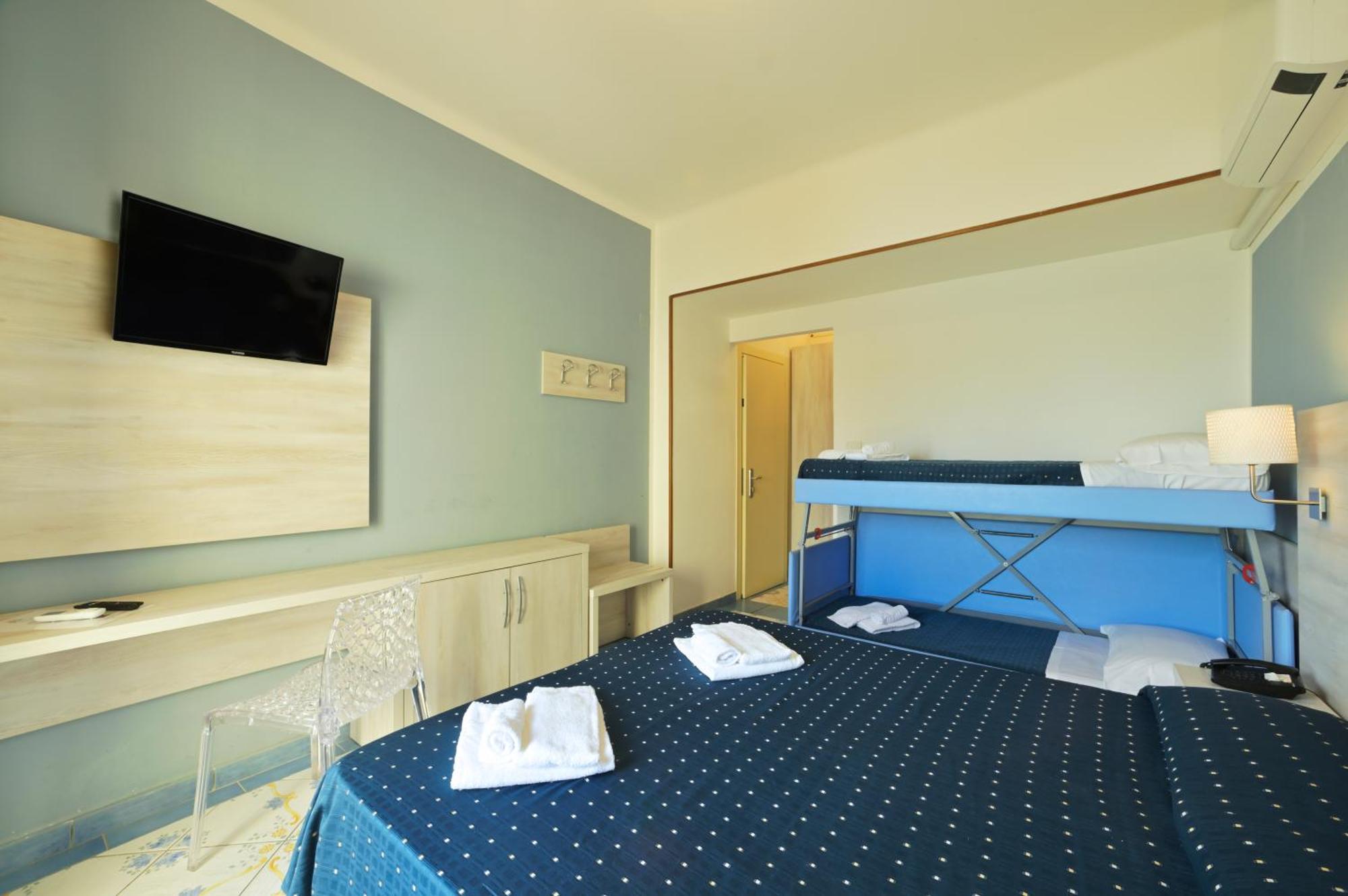 Hotel Delfino Laigueglia Buitenkant foto