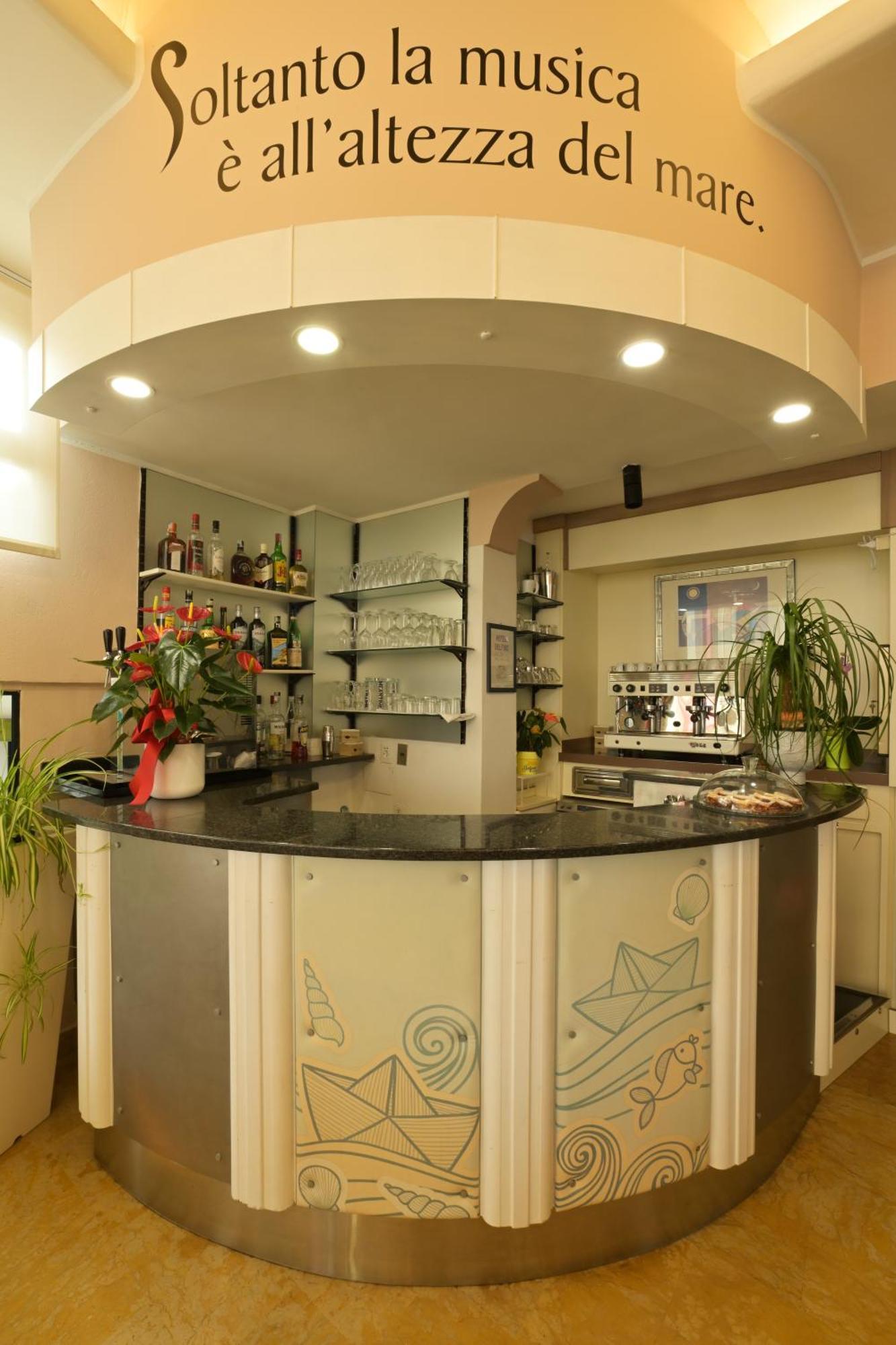 Hotel Delfino Laigueglia Buitenkant foto