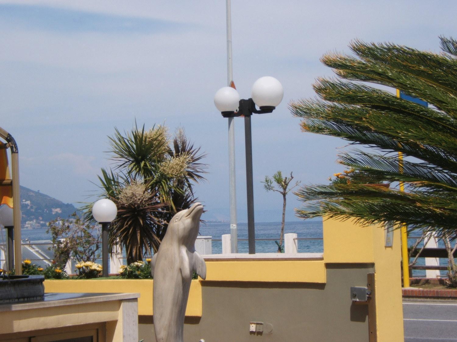 Hotel Delfino Laigueglia Buitenkant foto