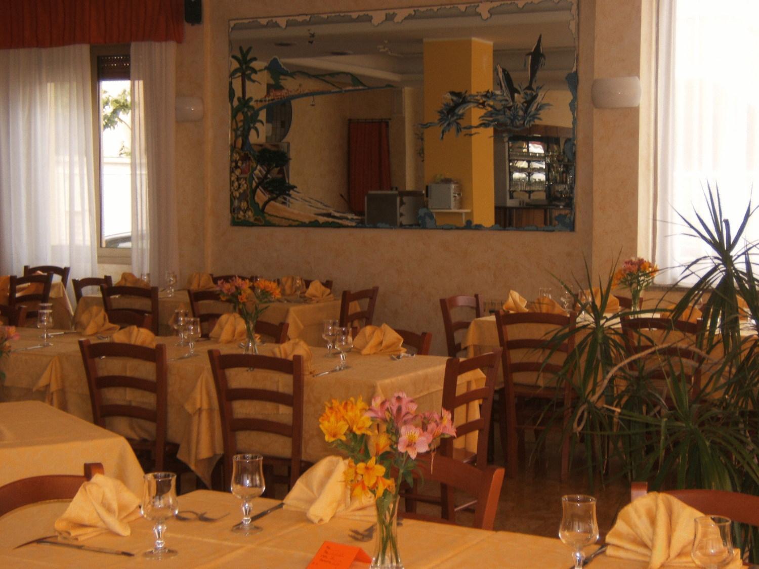 Hotel Delfino Laigueglia Buitenkant foto