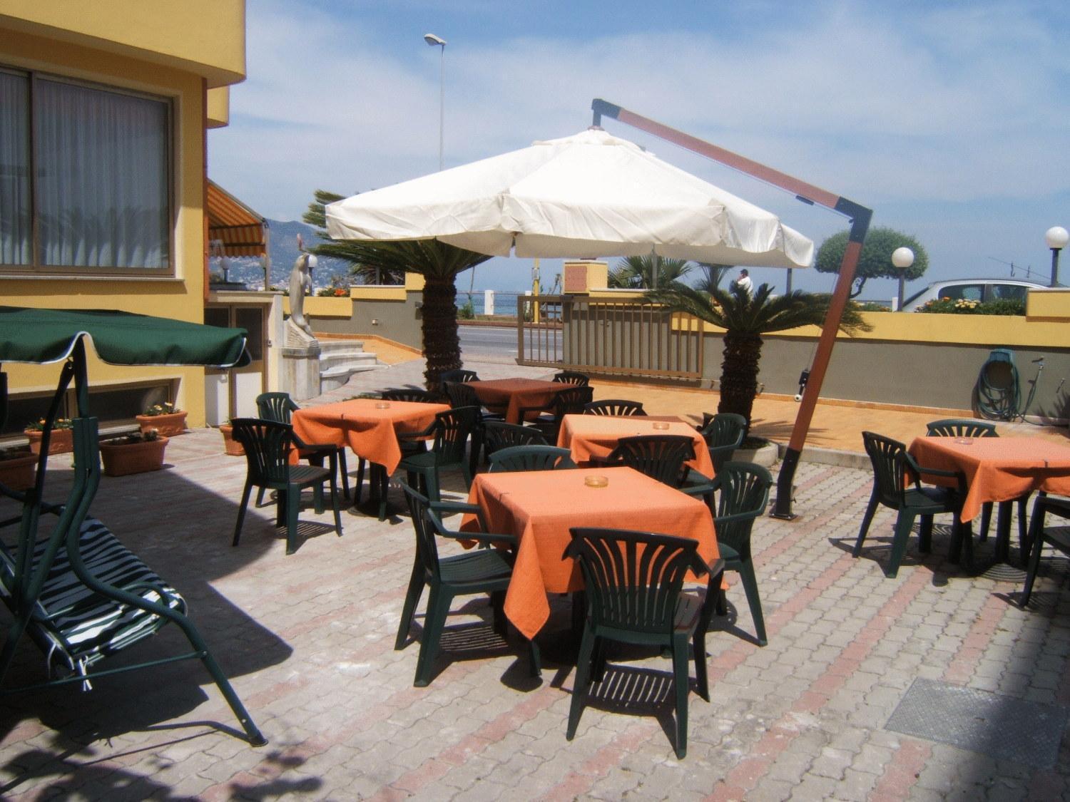 Hotel Delfino Laigueglia Buitenkant foto
