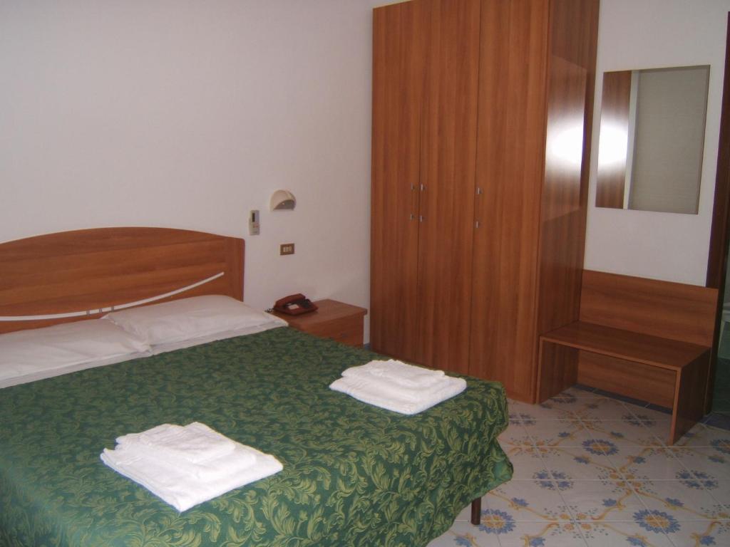 Hotel Delfino Laigueglia Buitenkant foto